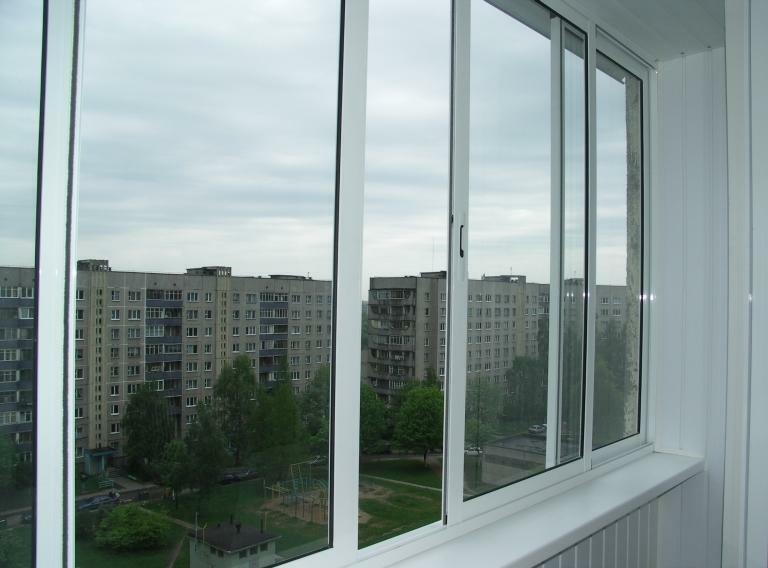 Aluminum balcony frames protect the balcony from cold, dust and make it very cozy