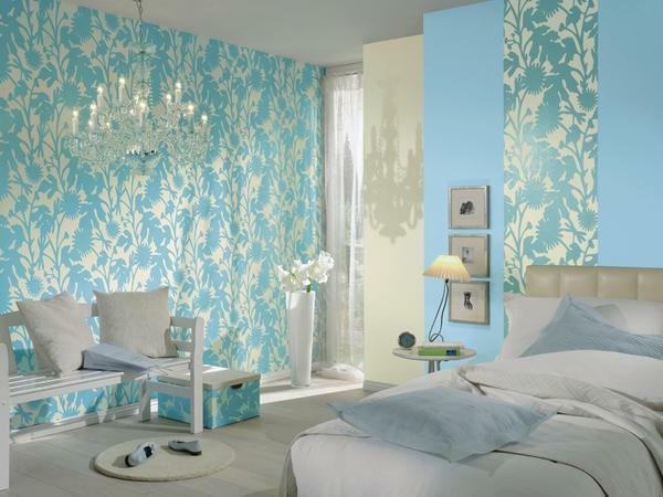 The stylistic design of wallpaper of two shades conveys the special saturation of the room