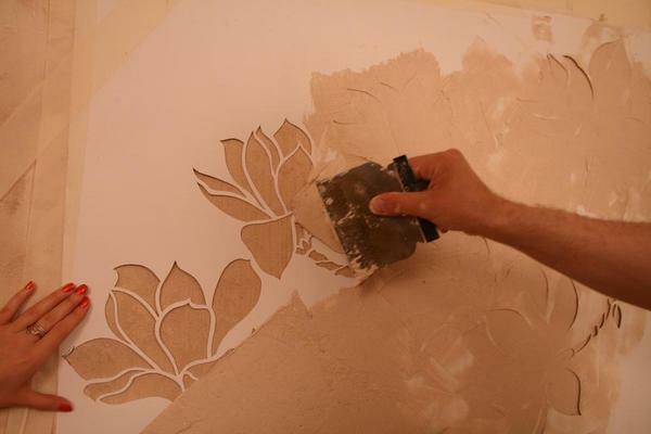 Stencils for liquid wallpaper can be made by yourself and at the same time it