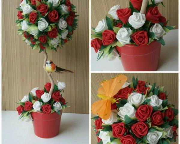 Topiary made of napkins makes it colorful and bright