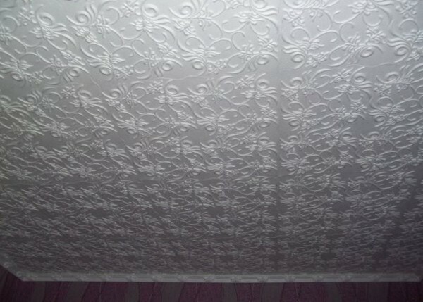 Tiles made of foam - a simple solution for the rapid transformation of the ceiling