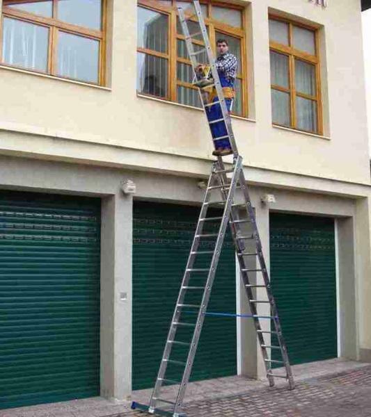 Aluminum folding ladder, which has a length of 8 meters, is excellent for installation work at height