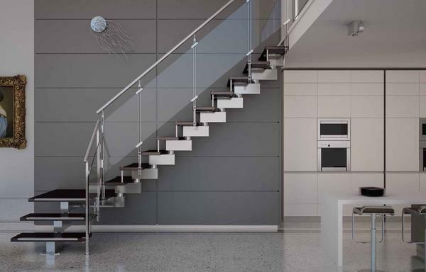 In order for the staircase to be comfortable for all members of the family, it is necessary to correctly determine the width of the steps