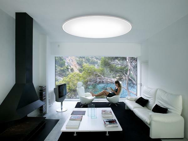 lâmpadas planas são ideais para salas com tetos baixos