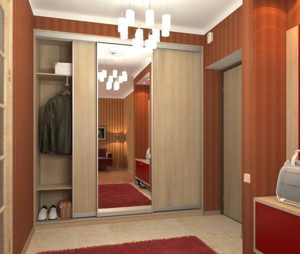 Skrito pohištvo, vgrajen v steno, ne le del ozkem hodniku, njegova oblika prihrani površina in odlično prilega celotni notranjosti slog