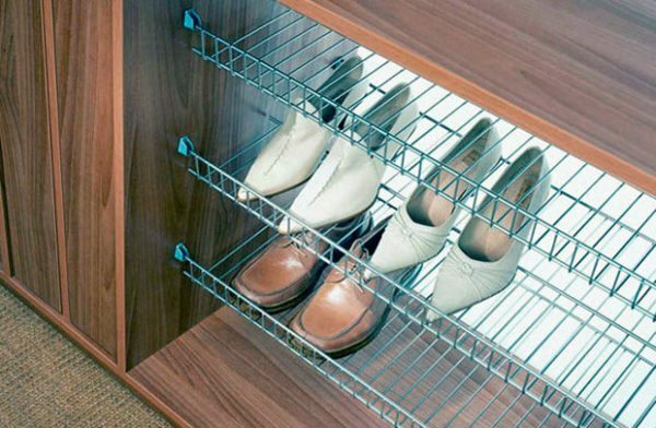 Cellular shelf for shoes.