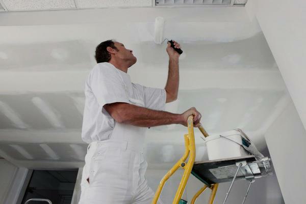 Thanks to a primer, the performance of the ceiling can be significantly improved