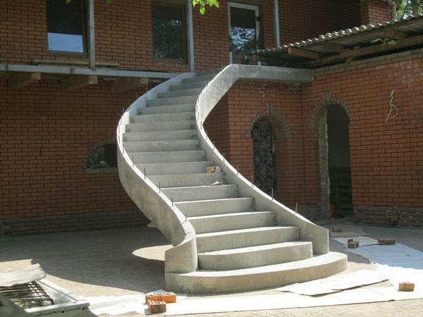 Installation of reinforced concrete monolithic stairs are engaged in construction companies