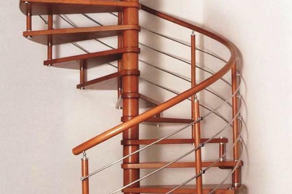 In order to make a comfortable and safe staircase, it is better to seek professional help