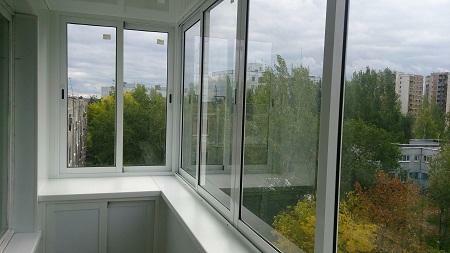 You can make aluminum glazing of balconies either independently or with the help of professionals