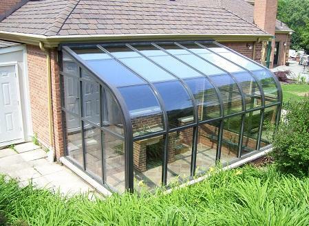 There are many different greenhouses that differ in size, design, function and material