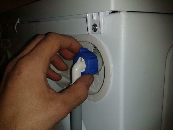 Connecting the washing machine is a simple process, so you can do it yourself