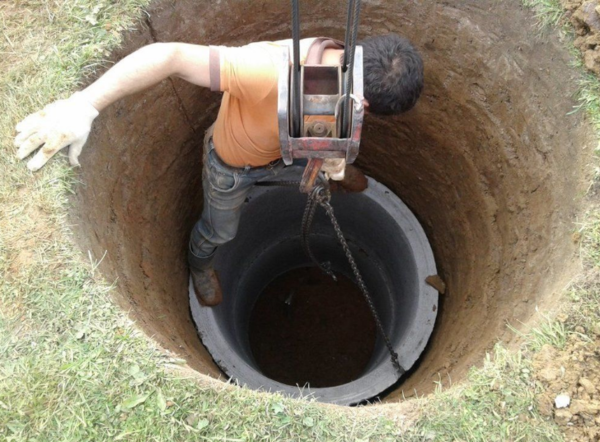 Concrete rings must be stacked exactly on each other