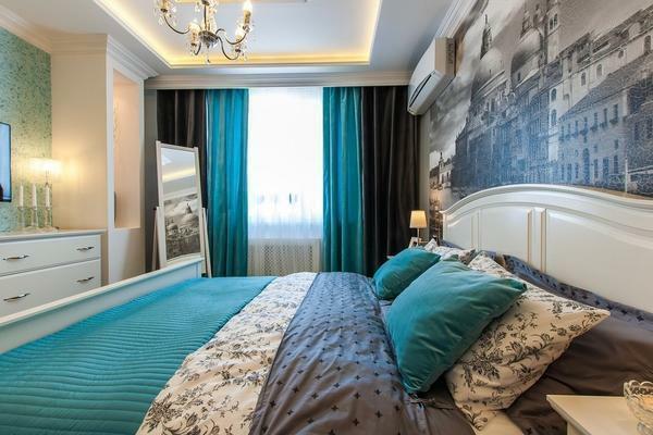 Turkuaz rengi Provence tarzında yapılmış, yatak odasında iyi görünüyor