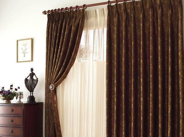 To curtains looked beautiful, you should hang the cornice exactly, applying the level