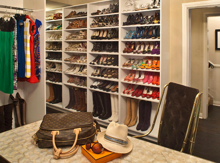 Shelves are a practical and convenient element of the dressing room, which allows you to lay out your shoes on seasons