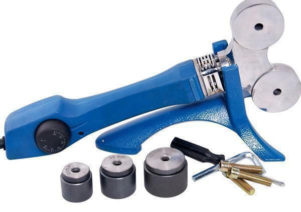 Select a soldering iron for plastic pipes, based on the amount of work and financial capacity
