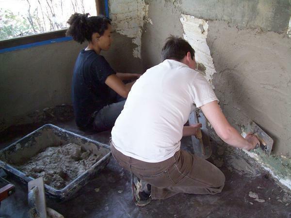 Aligning the wall with gypsum board: an uneven bathroom without a profile, than can be done except drywall, as correct