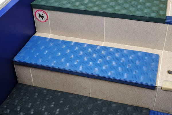 Anti-slip lining ensures safe walking on stairs in all weather conditions