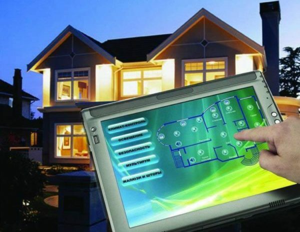 The most advanced systems allow you to control both domestic and street lighting using a computer, tablet or smartphone
