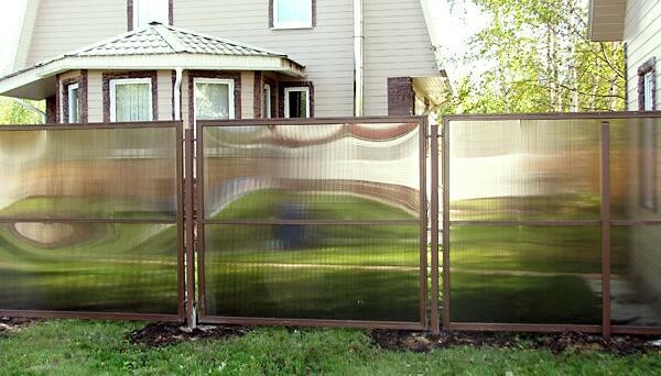 Na slici: ograda, za sve njegova jednostavnost izgleda sjajno