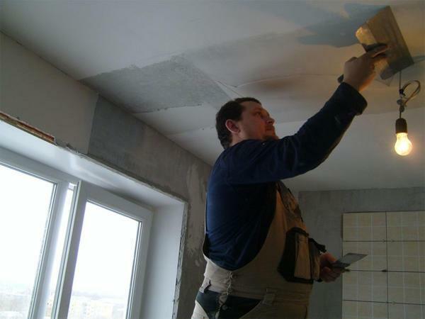 Before starting work, clean the work surface used for the installation of the suspended ceiling, from dust and dirt