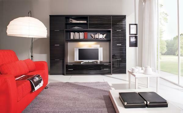 Es ist notwendig, die richtigen Möbel für den Raum zu wählen, so war sie komfortabel und zugleich die Gestaltung des Raumes ergänzen