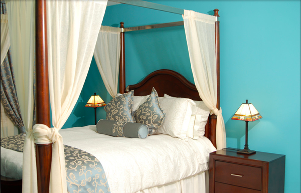 Turquoise Schlafzimmer: Ton und Bild, Braun, Innenarchitektur, Schokolade und weiße, graue Wände im Wohnzimmer