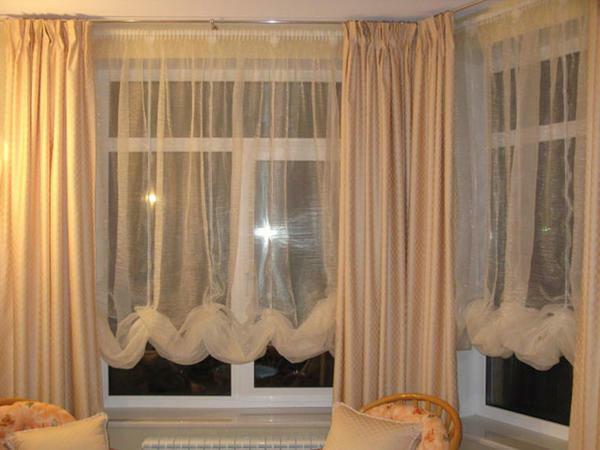 Austrian curtains in the straightened out position look like a solid and even cloth