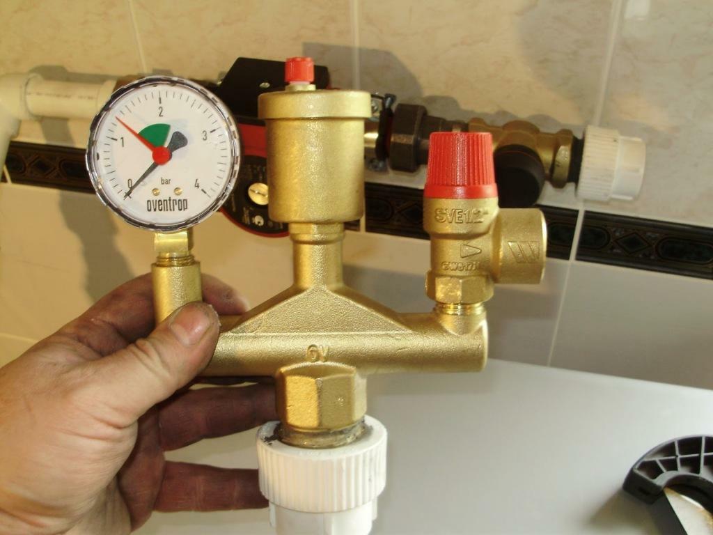 Closed heating system of a private house: types with a pump, a two-pipe scheme, an open one is better or which one