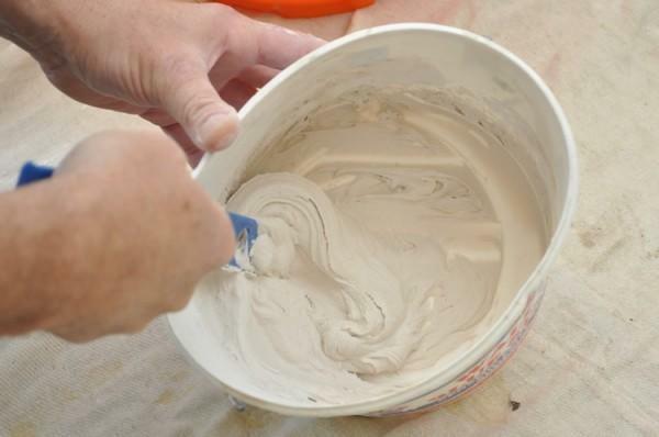 Polymer filler is used for leveling and sealing joints and cracks on the surfaces to be repaired