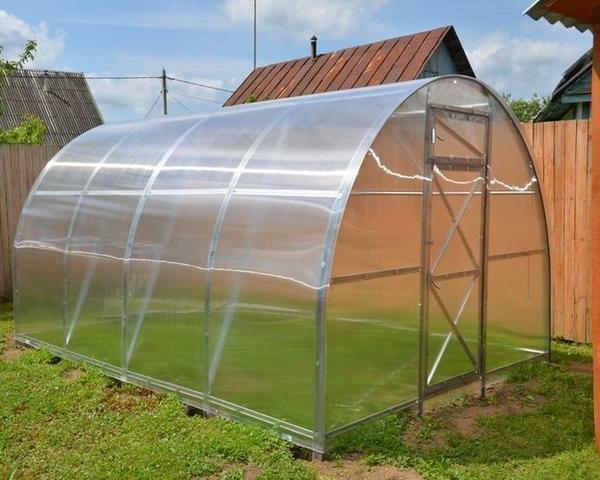 Greenhouses are installed on the ground or prepared foundation