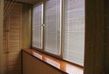 2015-05-07What-blinds-better-decorate-balcony