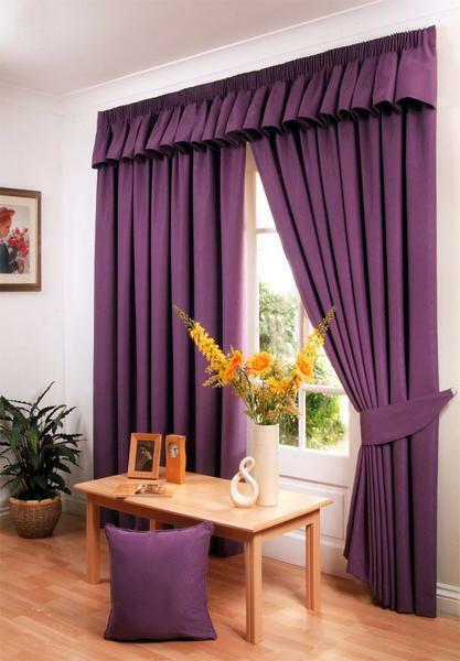 It is best to combine purple curtains with beige shades in the interior