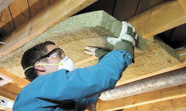 To insulate the ceiling use a variety of thermal insulation materials