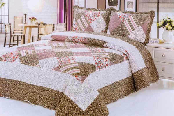 mağaza dikkatini bir yatak örtüsü patchwork seçerken, ilk kalite ve dokuların çevre sağlığı ile ödenmelidir