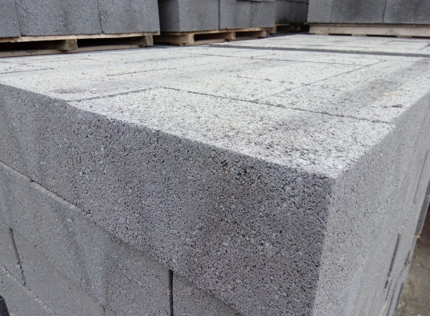 Aska block M50 och högre betyg som används för konstruktion av bärande väggar