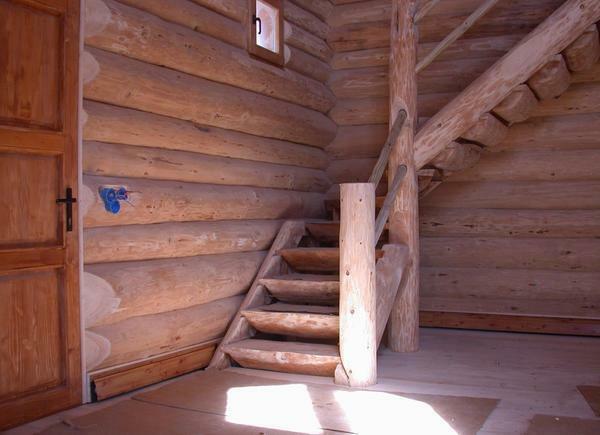 Staircases from logs: photos in the house, video by yourself, chopped how to make, from rounded to the second floor, examples from the wild, ready-made outdoor