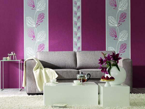 Correctly matched wallpaper-companions will add zest to your familiar interior