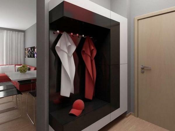 No corredor é necessário colocar pelo menos um cabide de roupas, armário de sapatos e espelho