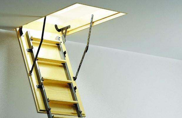 Tetőtér lépcsők Fakro igen népszerű, mert biztonságos és praktikus
