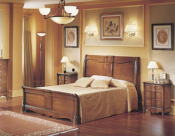 S pomočjo niza lestenci in sconces lahko prenese spalnico slogu, kar daje določeno lupinico