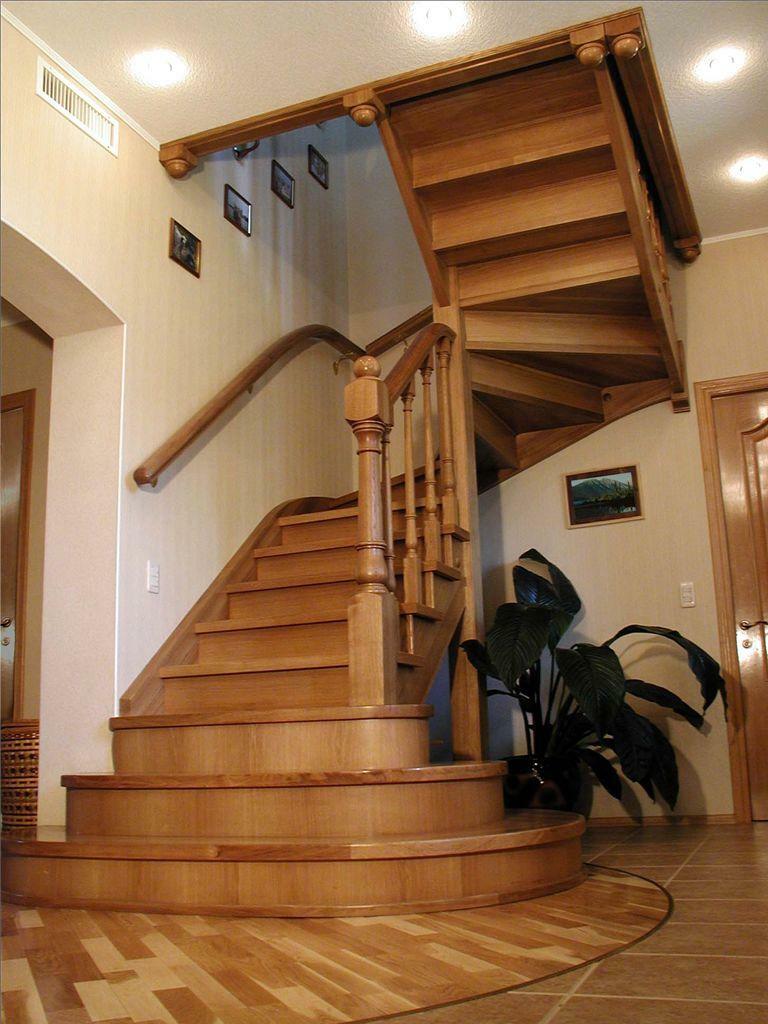 We cover the stairs with varnish: how to treat wooden pine, parquet for the house, how to paint, photo as correct, reviews about frosted alkyd, which is better