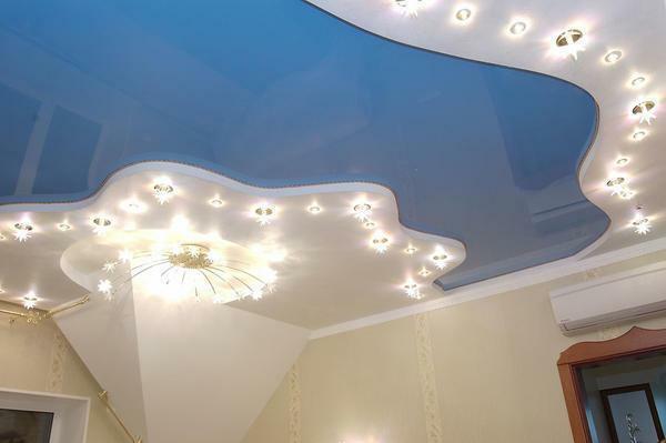 Višerazinski stropova od gipsanih ploča su postali najpopularniji rješenje za stvaranje sofisticirane stropne konstrukcije