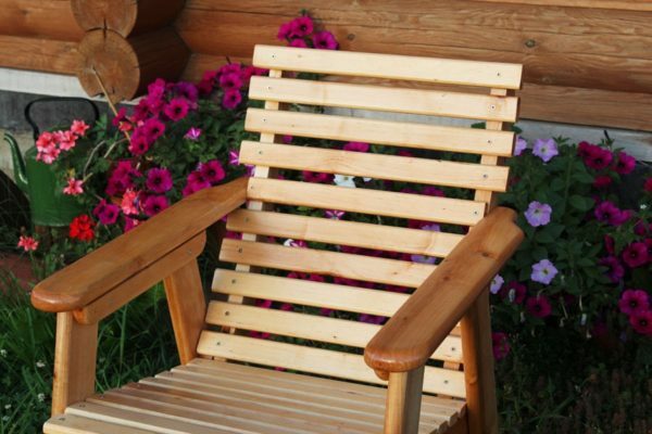 Any kind of the yacht varnish can be processed garden furniture