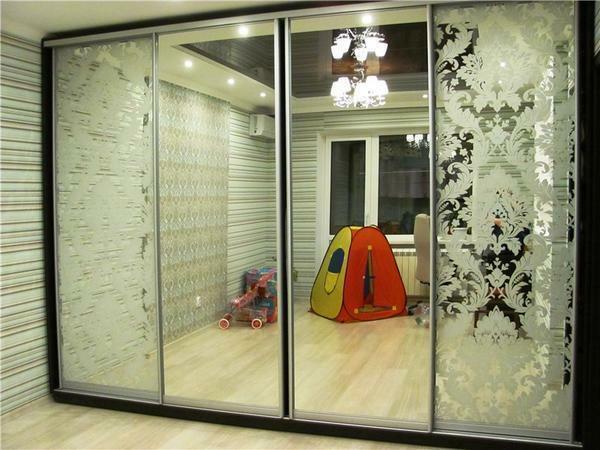 In addition, you can decorate the wardrobe with beautiful patterns or patterns