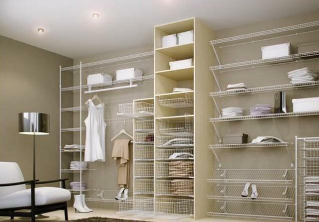 Hyllor för garderob: metal-system för lagring i rummet höjde sina händer, Ikea och Leroy Merlin, modulära skåp