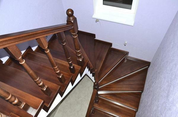 A wooden staircase can simply be well polished and varnished