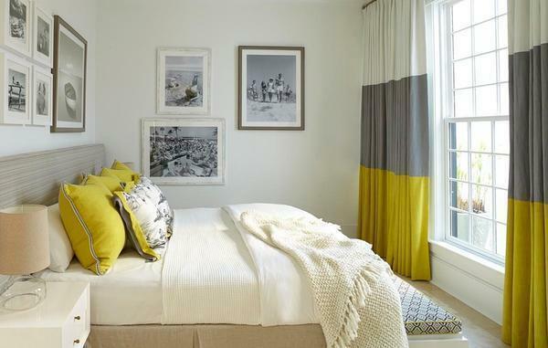 Combined curtains add some zest to the interior of the room