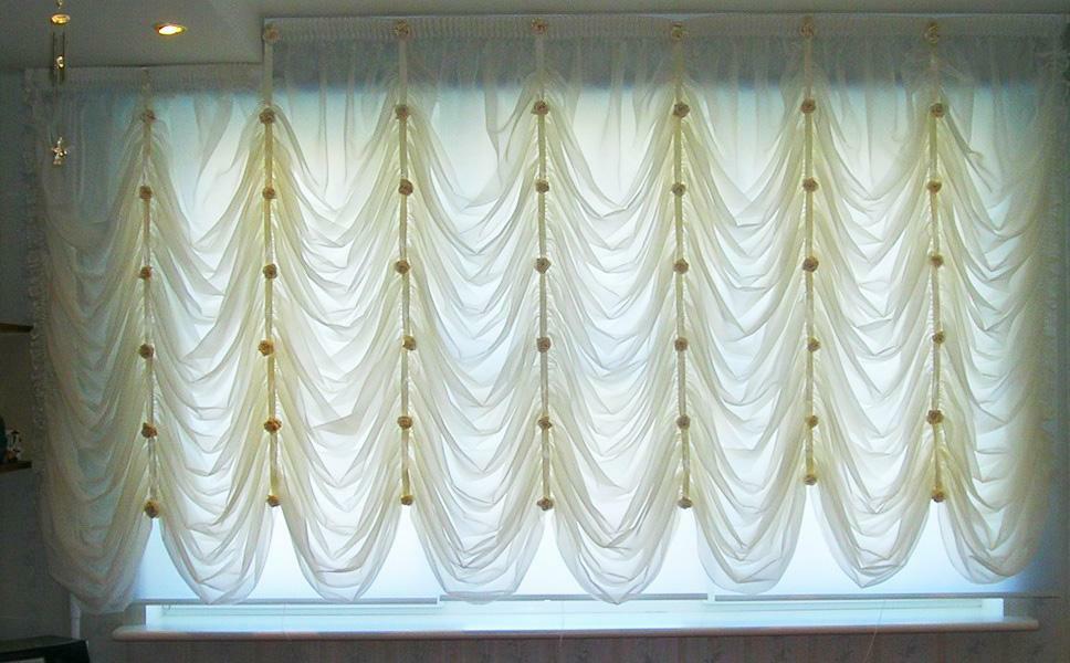 Francuski zavjese - estetsko uređenje interijera, čine prostor svečane zraka zahvaljujući draperije
